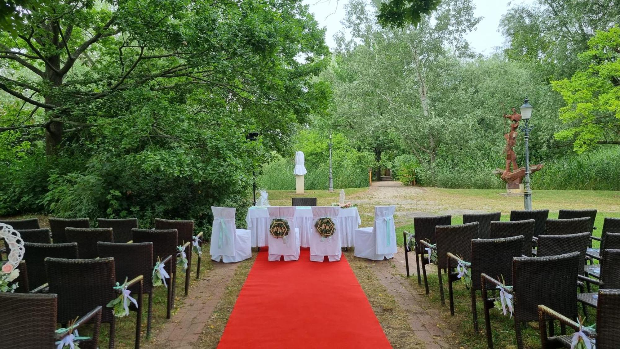 Birkenhof Gols - B & B - Wohlfuehl Hotel Mit Wochenend-Restaurant Εξωτερικό φωτογραφία